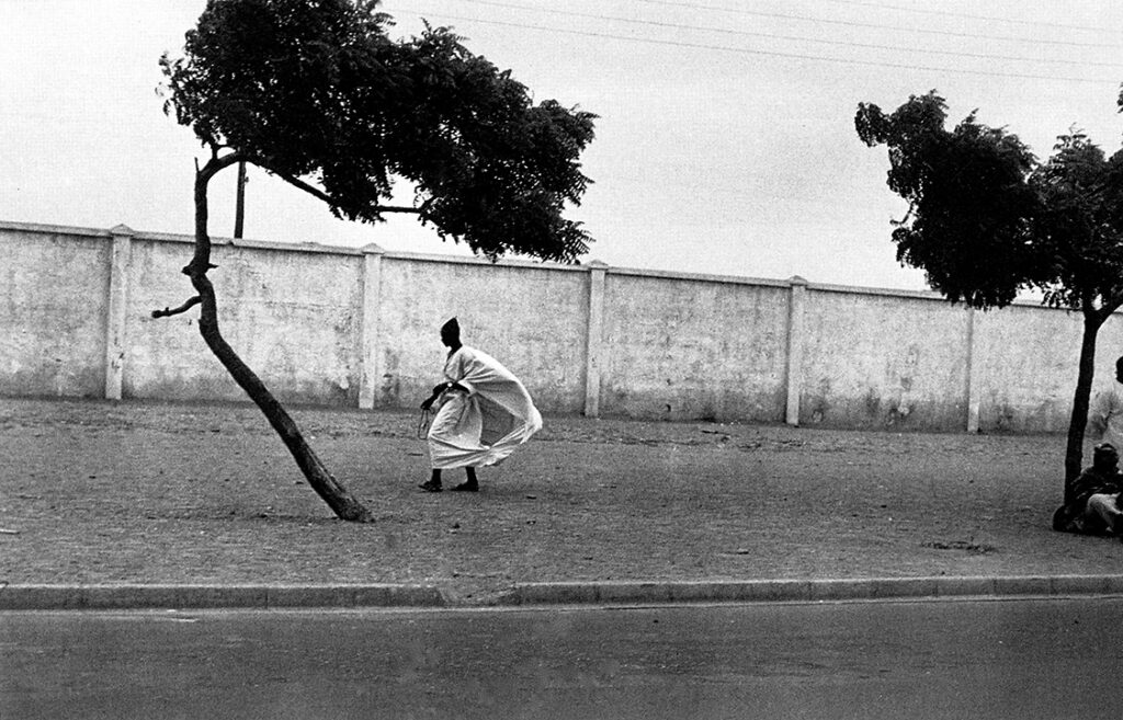 07 FP3 Wexner Ming Smith 01 Dakar Roadside With Figures, FotoFocus Cincinnati